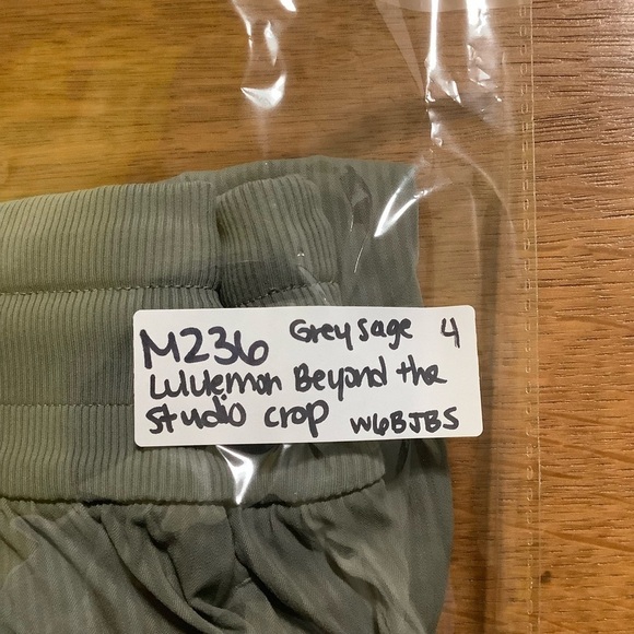 Lululemon Beyond the Studio Crop Sz 4 Grey Sage - Picture 13 of 13